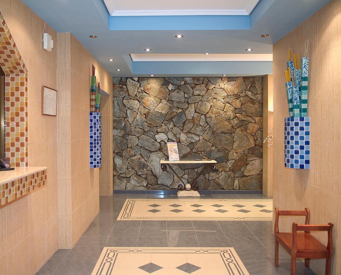 Hotel L'Escala كولرا المظهر الخارجي الصورة