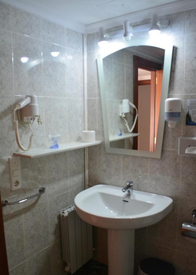 Hotel L'Escala كولرا المظهر الخارجي الصورة